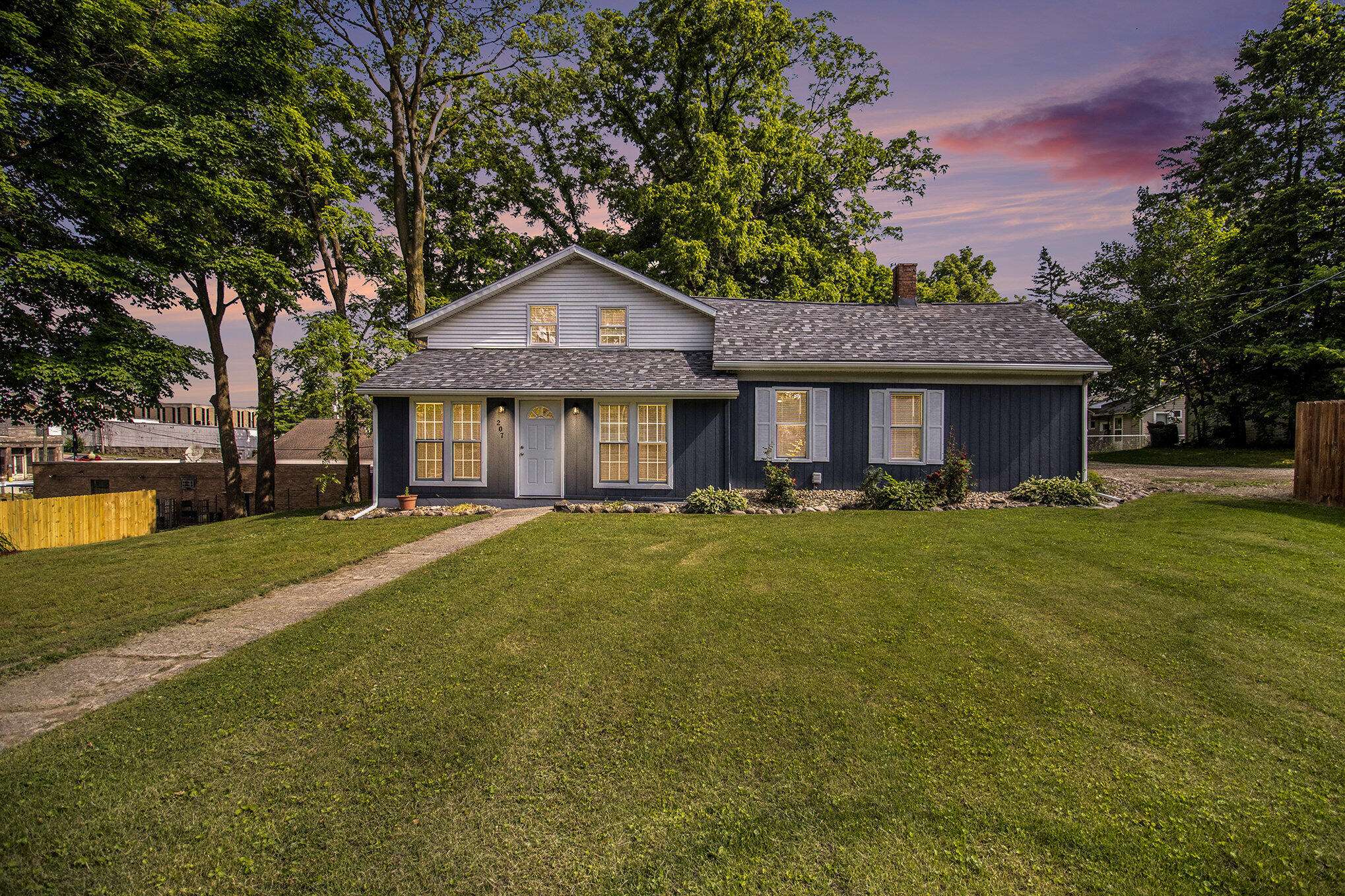 207 E Jefferson Street, Cassopolis, MI 49031