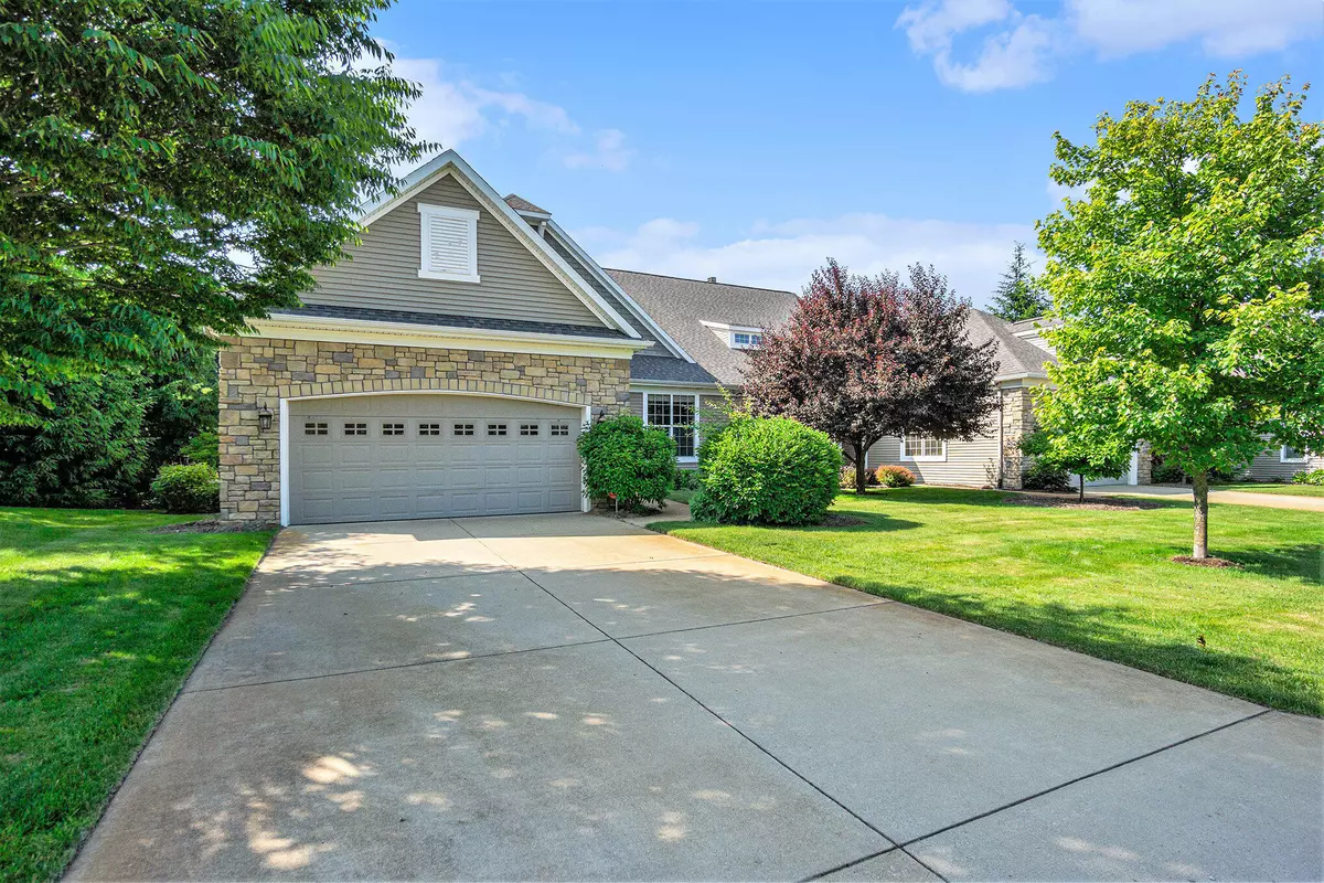 Portage, MI 49024,8842 Oakland Hills Circle