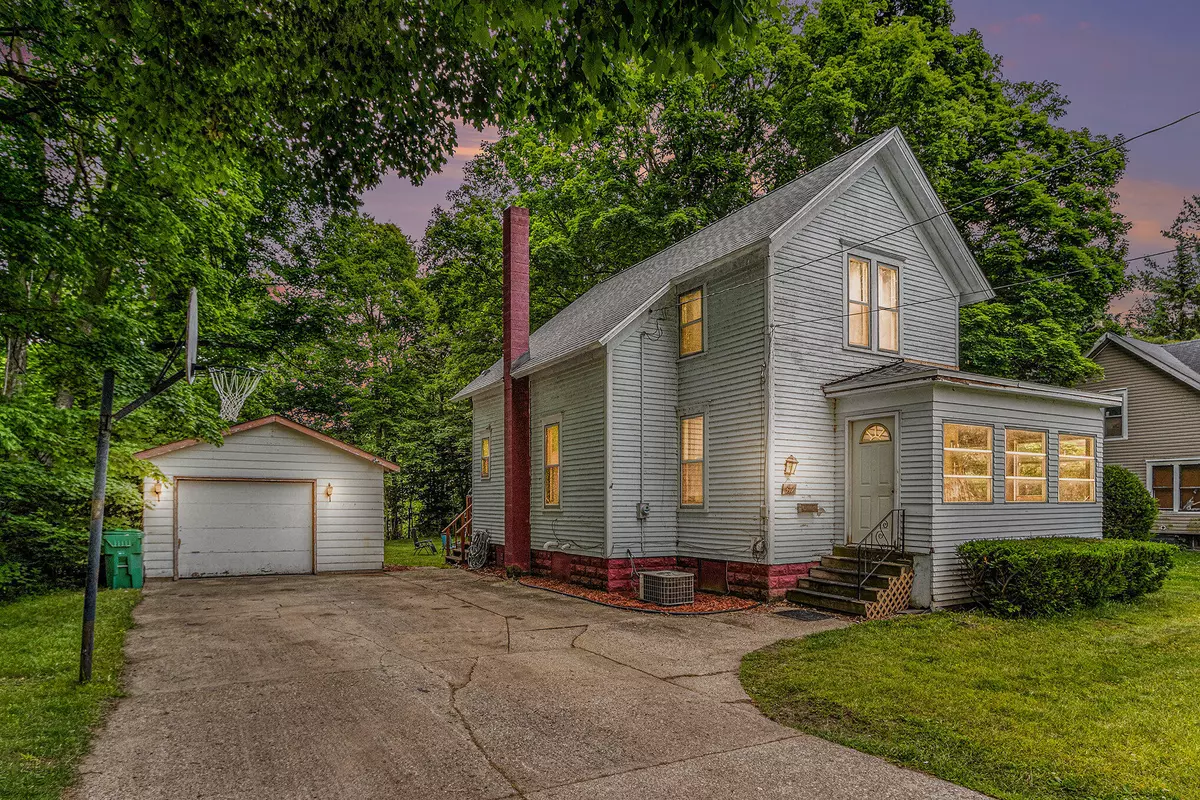 Three Rivers, MI 49093,319 N Grant Avenue