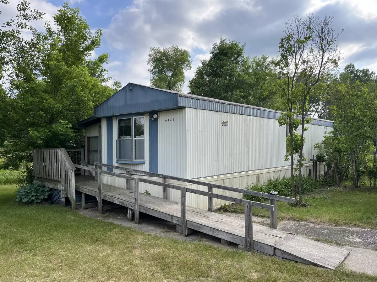 White Cloud, MI 49349,6121 N Pine Avenue