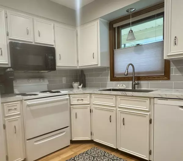 Jenison, MI 49428,7337 Pine Grove Drive