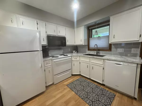 Jenison, MI 49428,7337 Pine Grove Drive