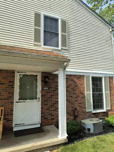24654 Spring Lane, Harrison Township, MI 48045