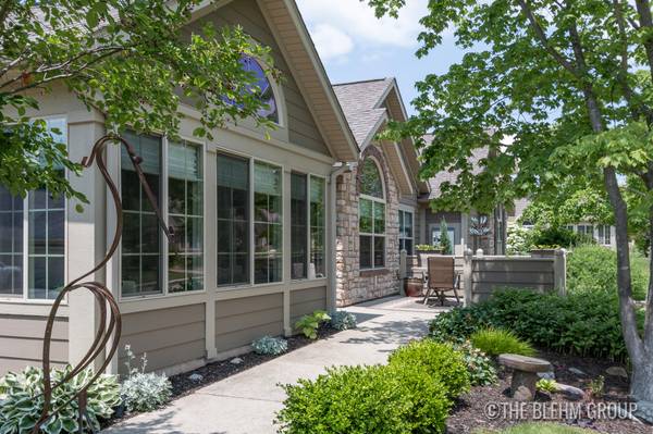 955 Bridge Crest SE Drive, Ada, MI 49301