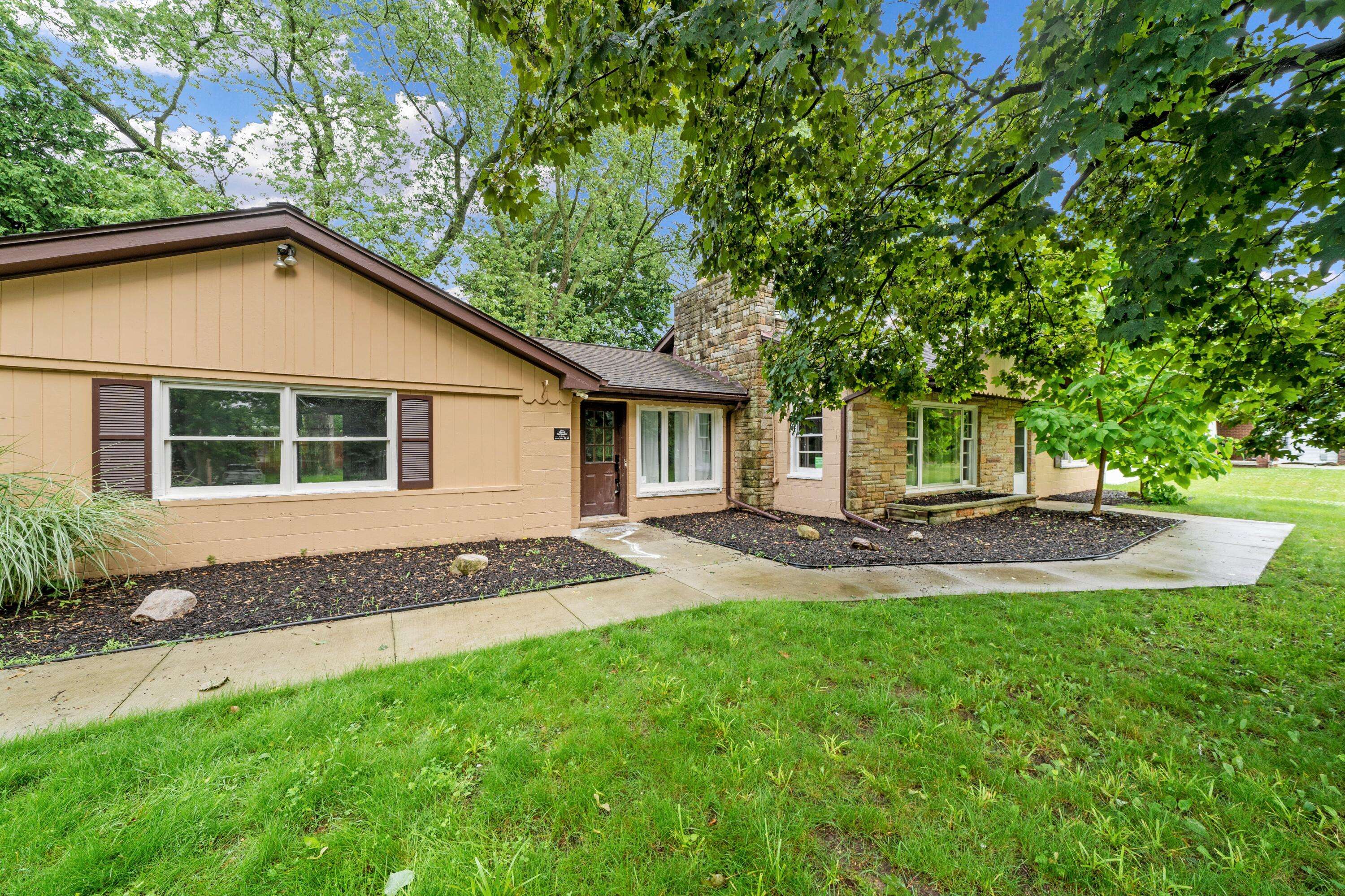West Bloomfield, MI 48322,5615 Carlburt Street