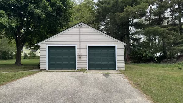 Holland, MI 49423,747 Aster Avenue