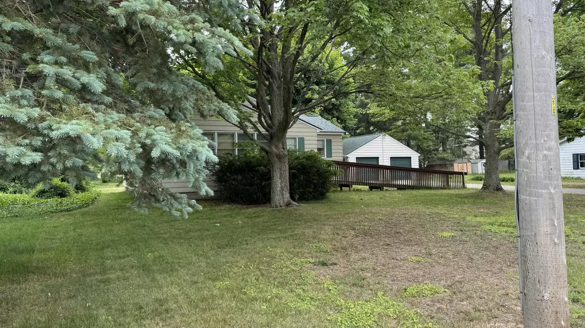 Holland, MI 49423,747 Aster Avenue