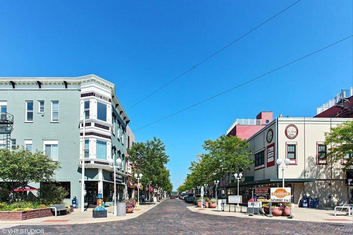 St. Joseph, MI 49085,333 State Street #5