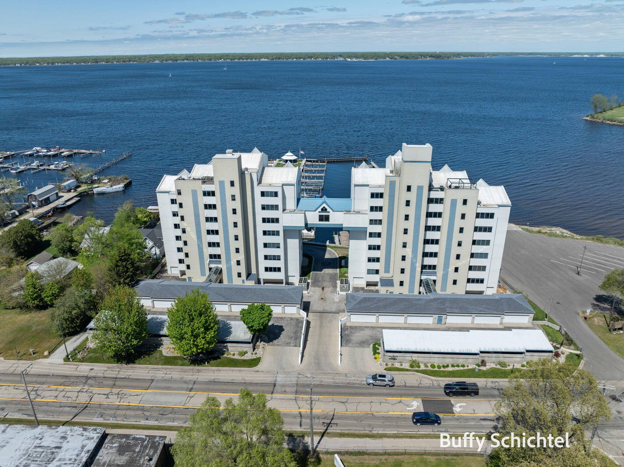 Muskegon, MI 49441,2964 Lakeshore Drive #W #204