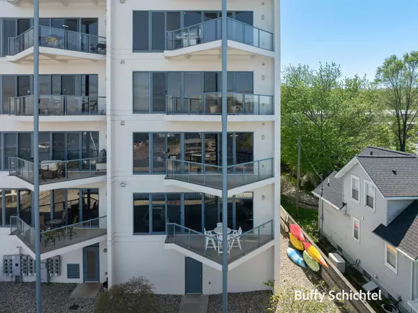 Muskegon, MI 49441,2964 Lakeshore Drive #W #204