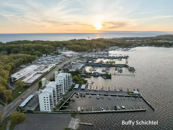Muskegon, MI 49441,2964 Lakeshore Drive #W #204
