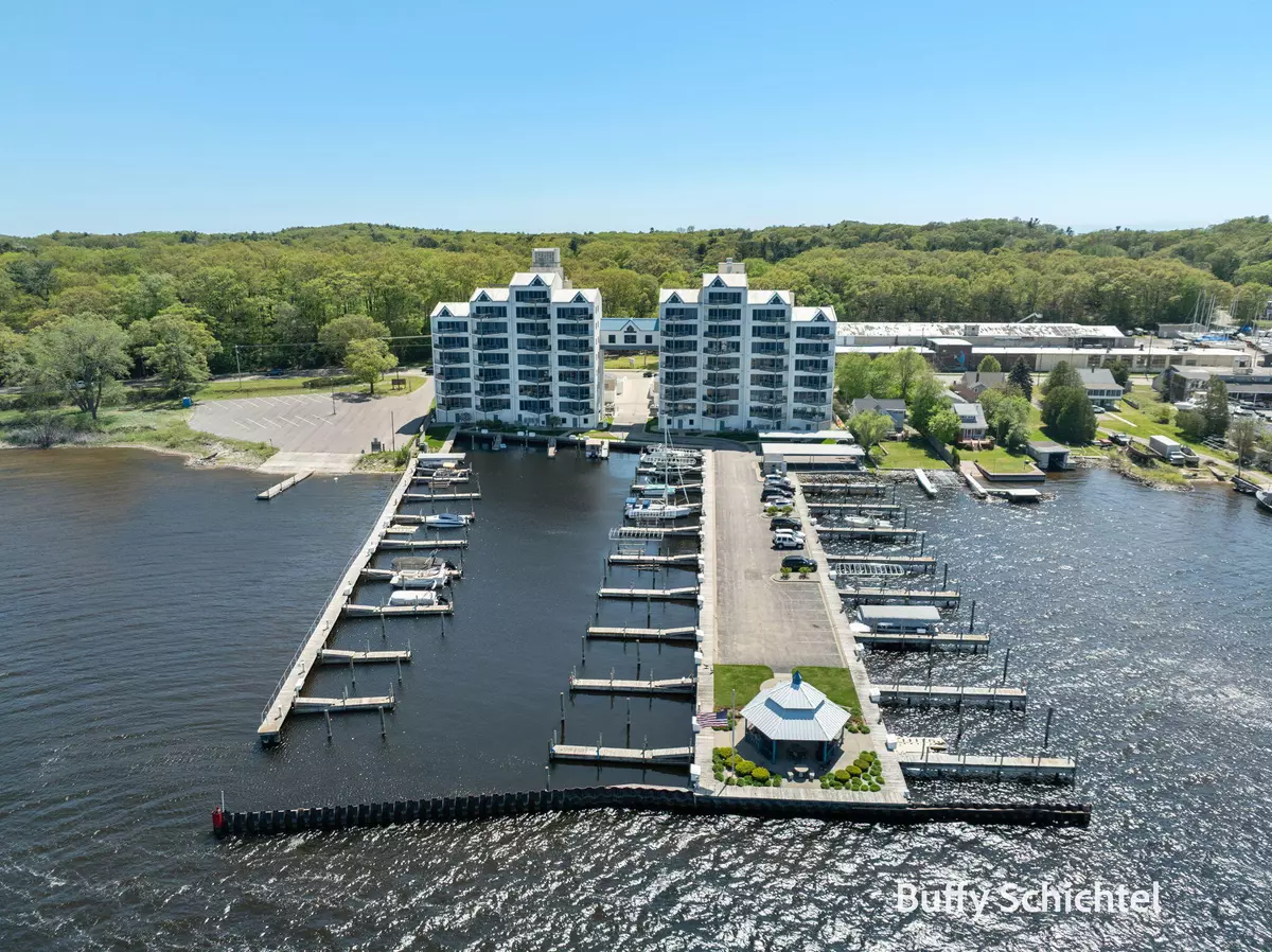 Muskegon, MI 49441,2964 Lakeshore Drive #W #204