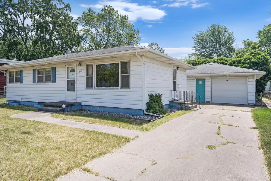 1975 Southwood Avenue, Norton Shores, MI 49441