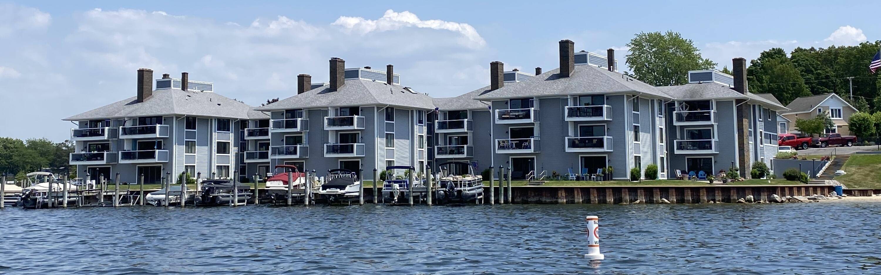 Spring Lake, MI 49456,400 Lakeview Court #29-E