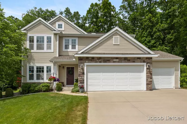 Alto, MI 49302,9231 Trafalgar SE Drive