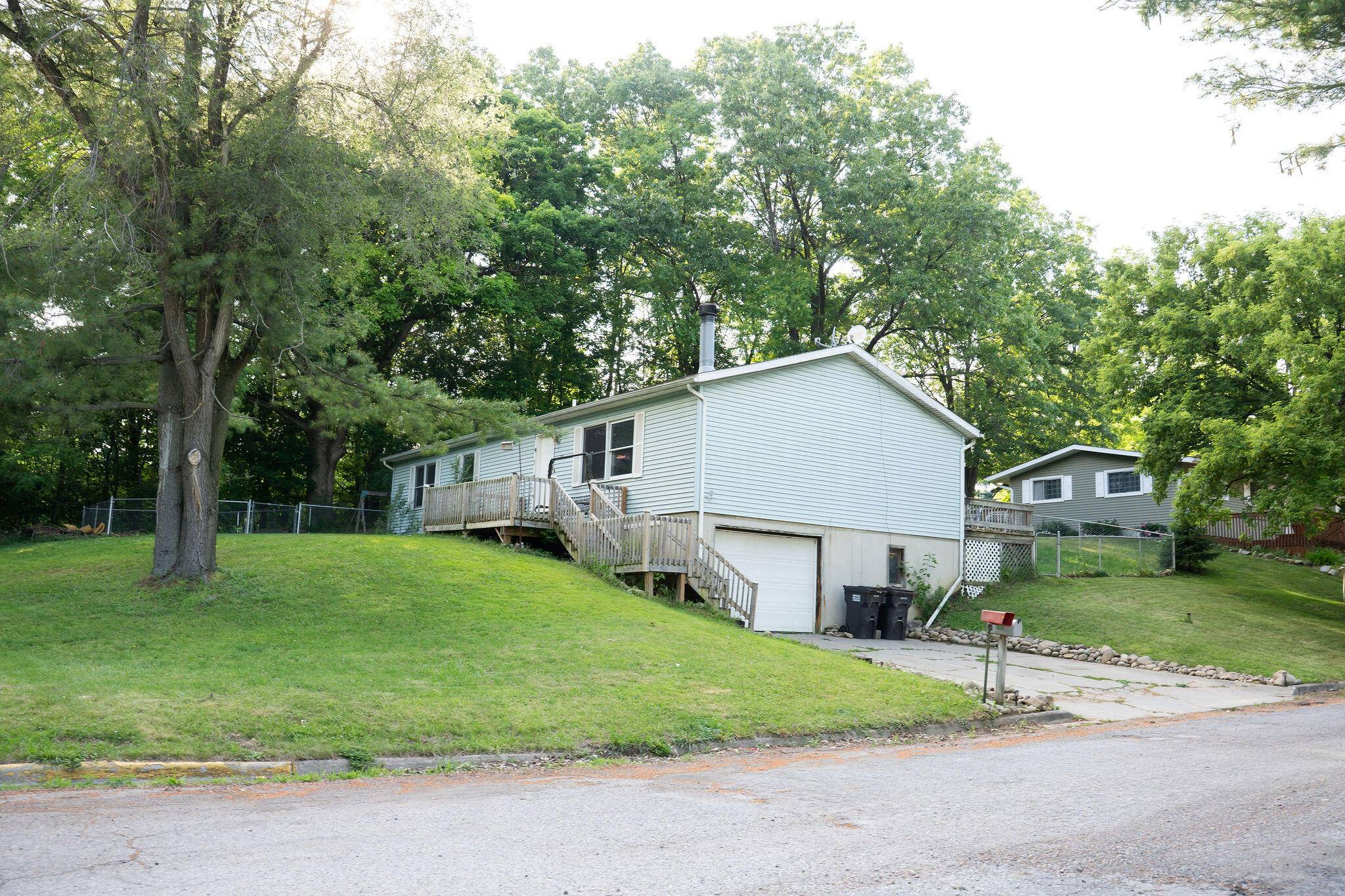 181 Spring Street, Hillsdale, MI 49242