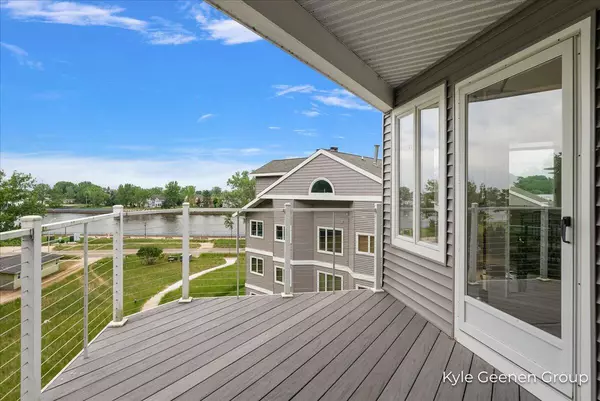Grand Haven, MI 49417,810 S Harbor Drive #20