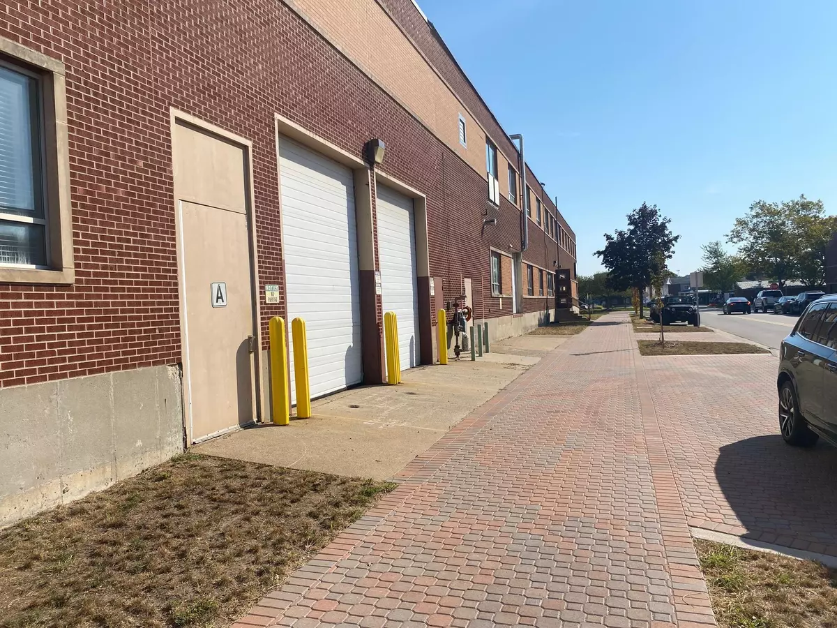 Holland, MI 49423,147 E 6th Street