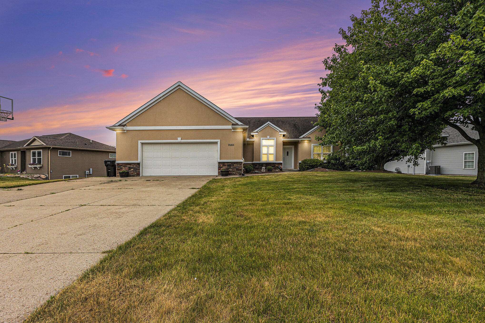 7068 Jasper Drive, Hudsonville, MI 49426