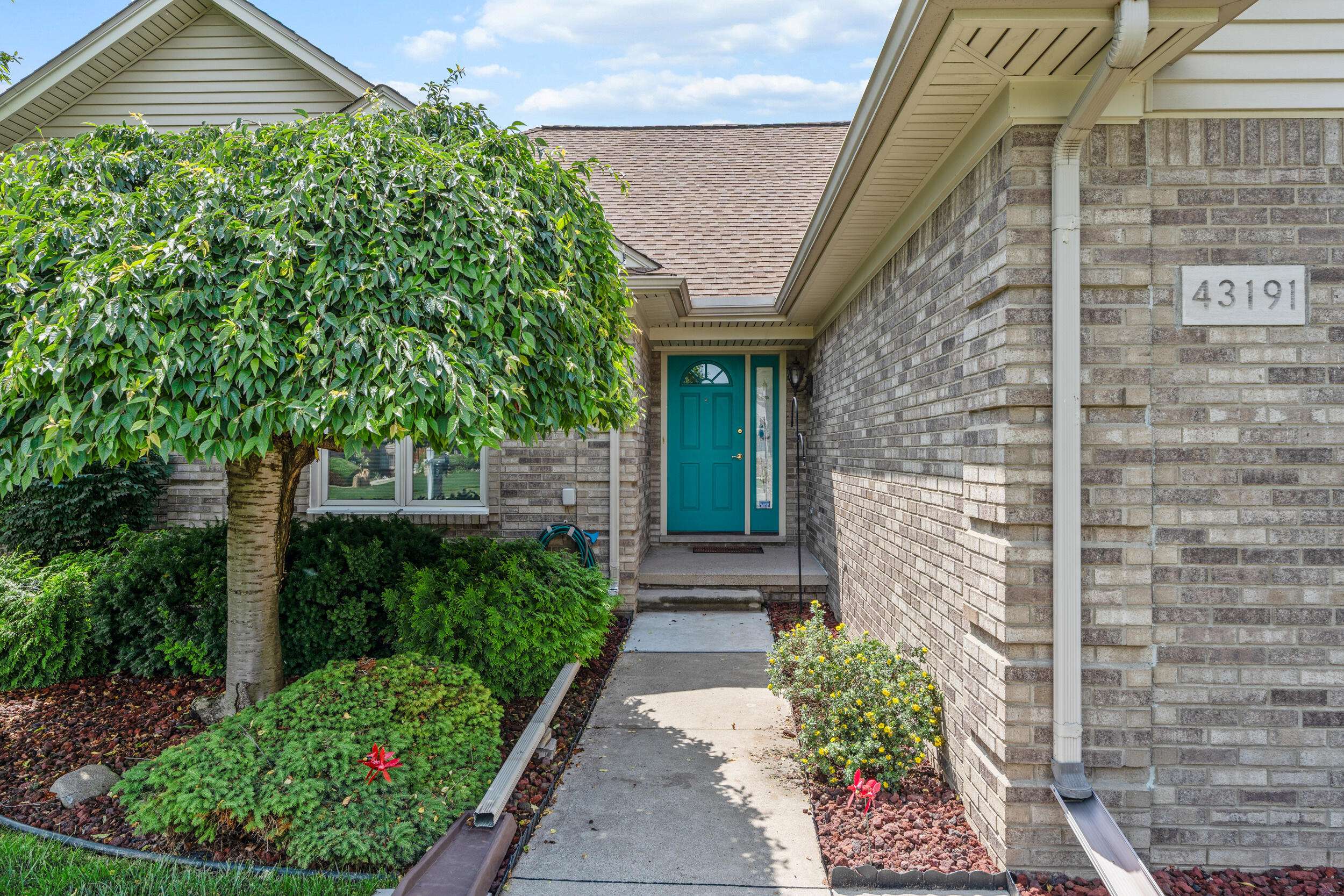 Sterling Heights, MI 48314,43191 Winterfield Drive