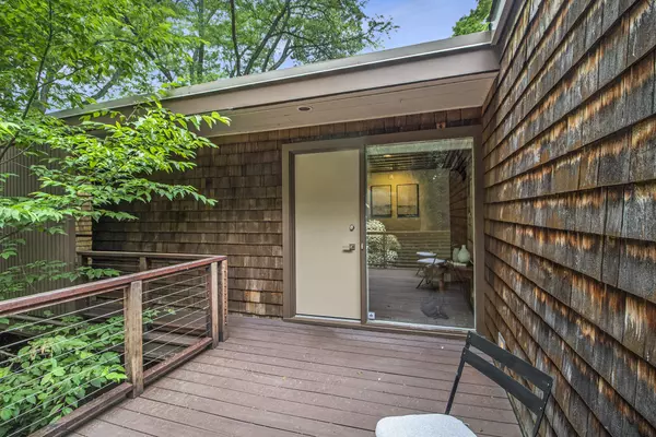 Ann Arbor, MI 48104,13 Regent Drive