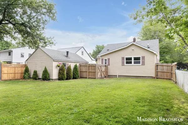 Coopersville, MI 49404,93 River Street