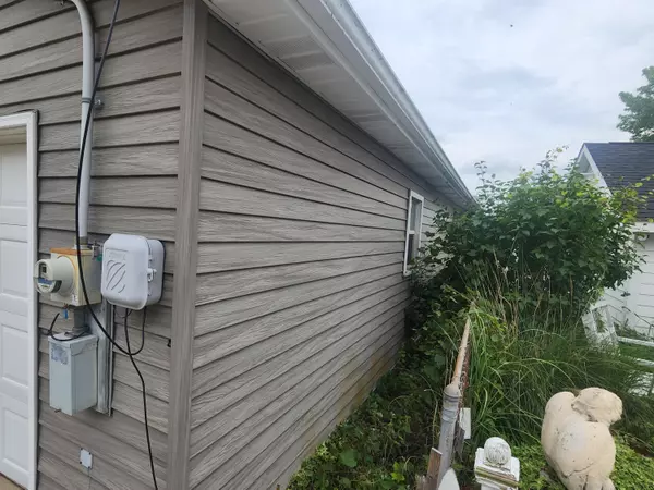 Edwardsburg, MI 49112,70165 Beach DR Drive