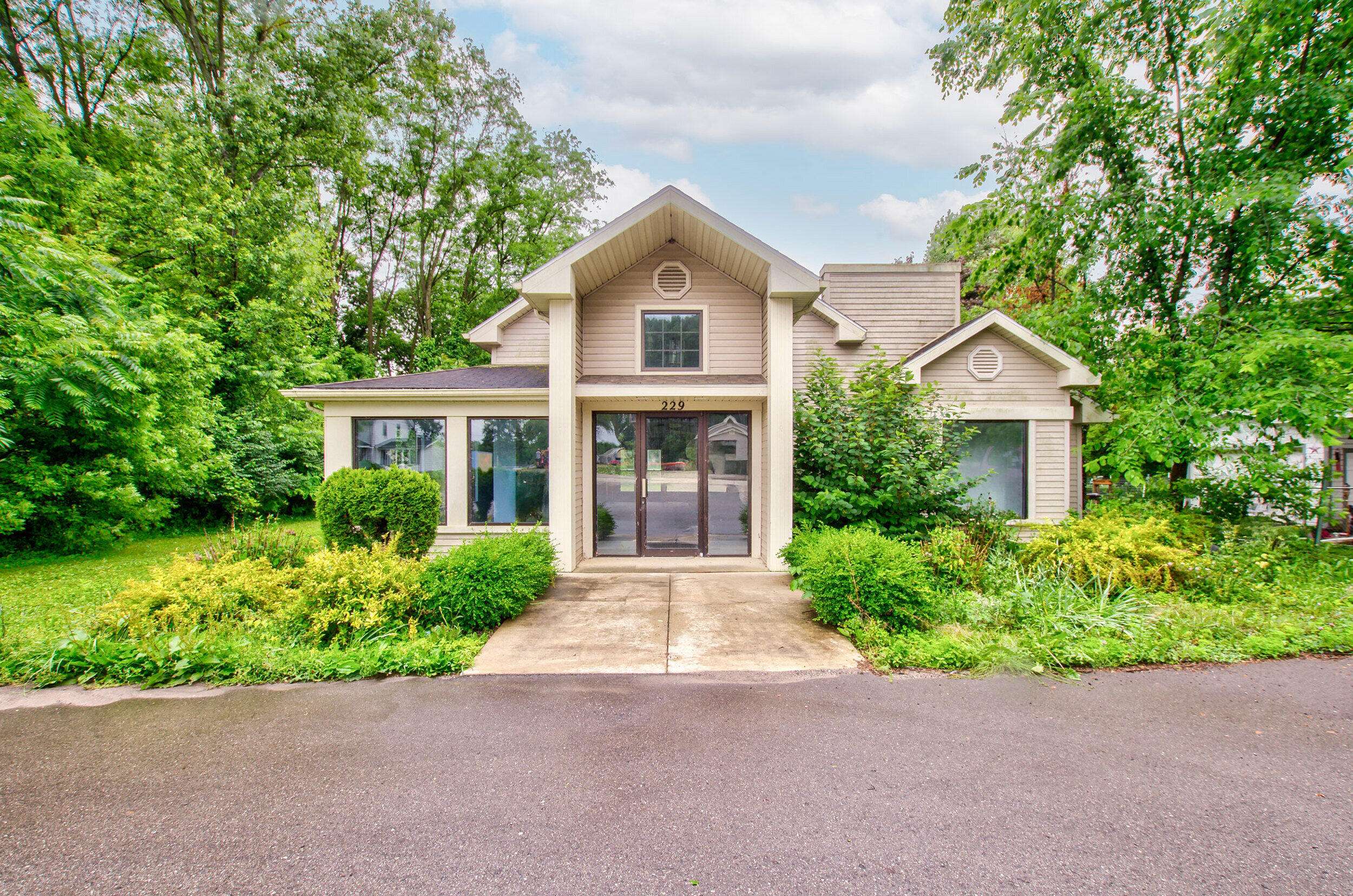 Spring Arbor, MI 49283,229 E Main Street