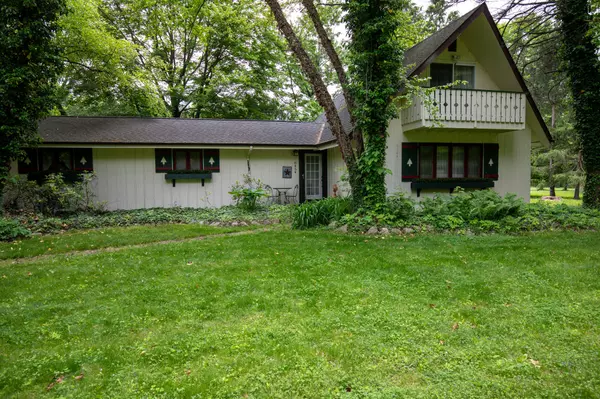 8454 Stickles Road, Three Oaks, MI 49128