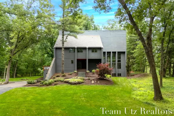 Ada, MI 49301,410 Greentree Lane NE