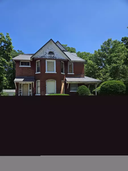 702 N Superior Street, Albion, MI 49224