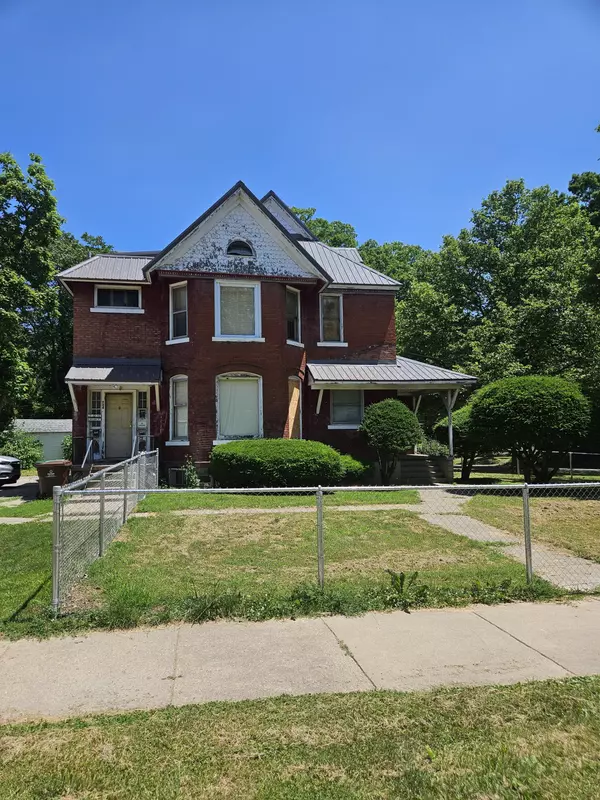 702 N Superior Street, Albion, MI 49224