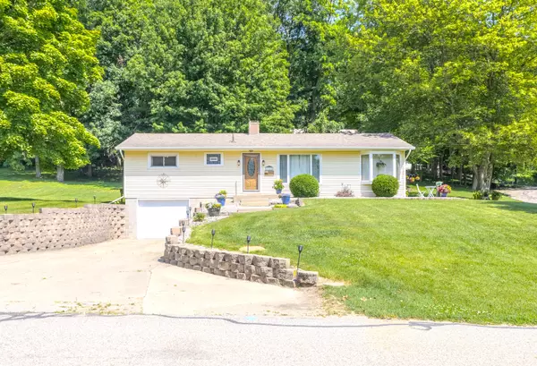 Jonesville, MI 49250,122 Pinecrest Drive