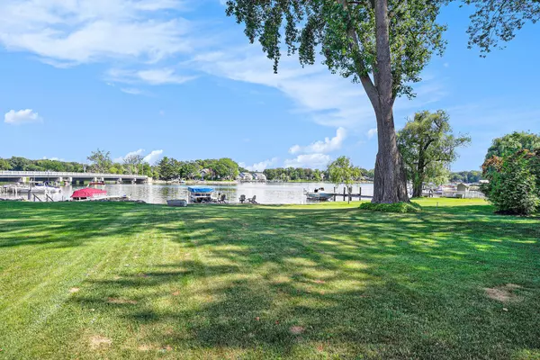 Spring Lake, MI 49456,15666 Connelly Avenue