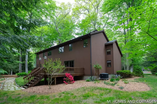 Holland, MI 49424,1220 Oakhampton Road