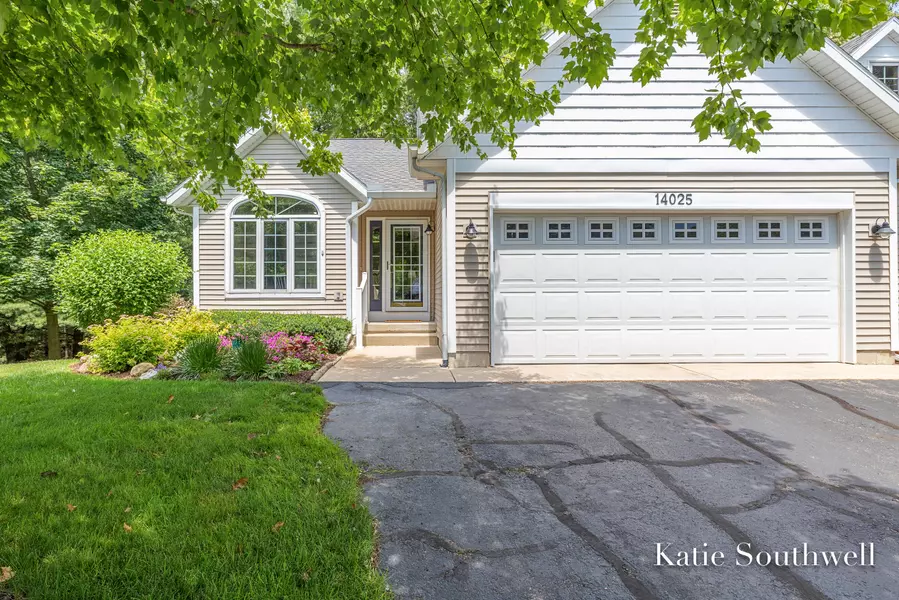 14025 Bayou Ridge Circle, Grand Haven, MI 49417