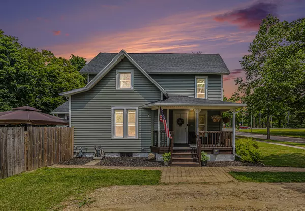 424 Fourth Avenue, Three Rivers, MI 49093