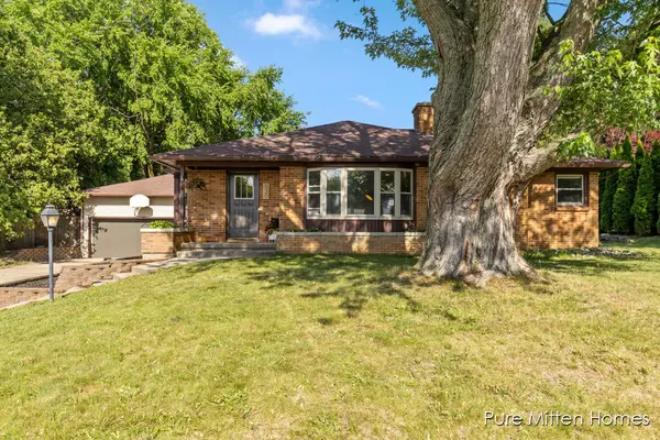 630 Westview NW Avenue, Grand Rapids, MI 49504