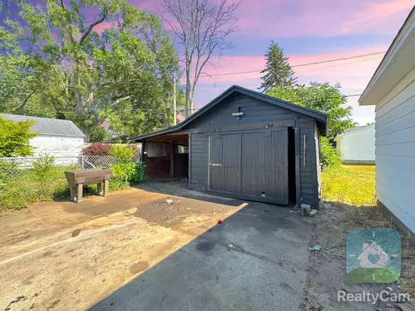 Holland, MI 49423,380 W 17th Street