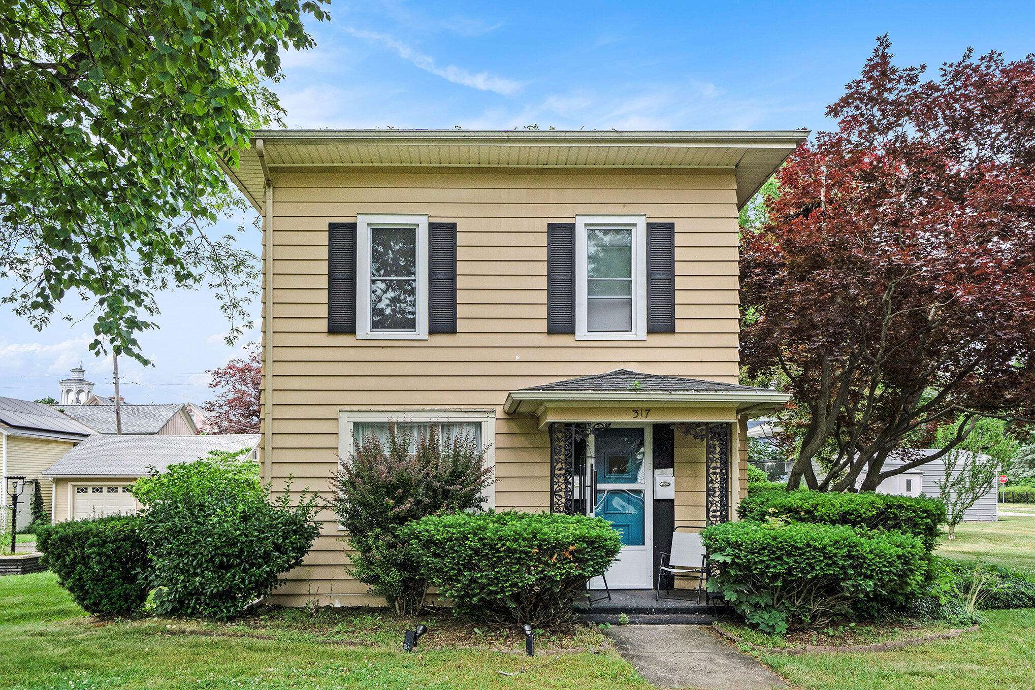 317 E Chart Street, Plainwell, MI 49080