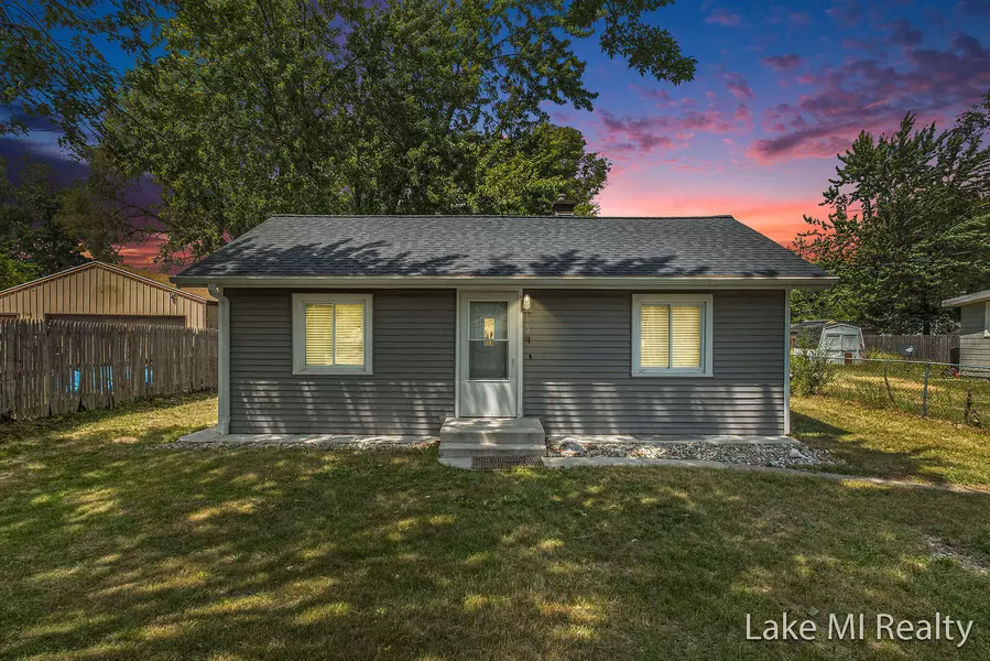 249 Murray SE Street, Kentwood, MI 49548