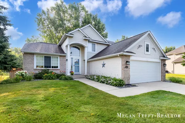 6641 Laguna Vista NE Drive, Rockford, MI 49341