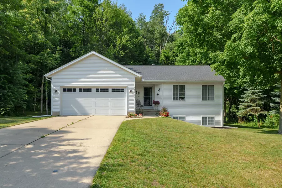 152 Summit Drive, Allegan, MI 49010