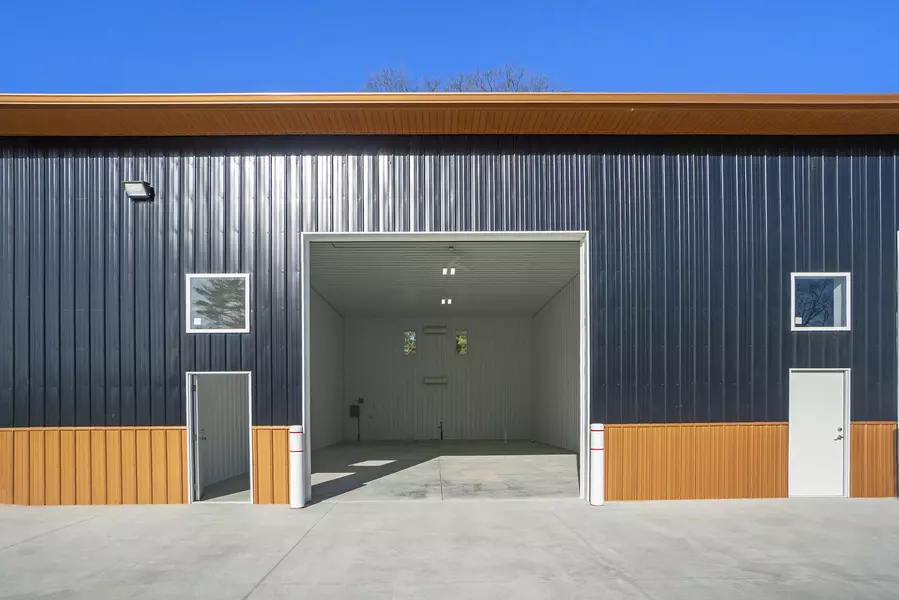 5070 INDUSTRIAL PARK Drive #8, Montague, MI 49437
