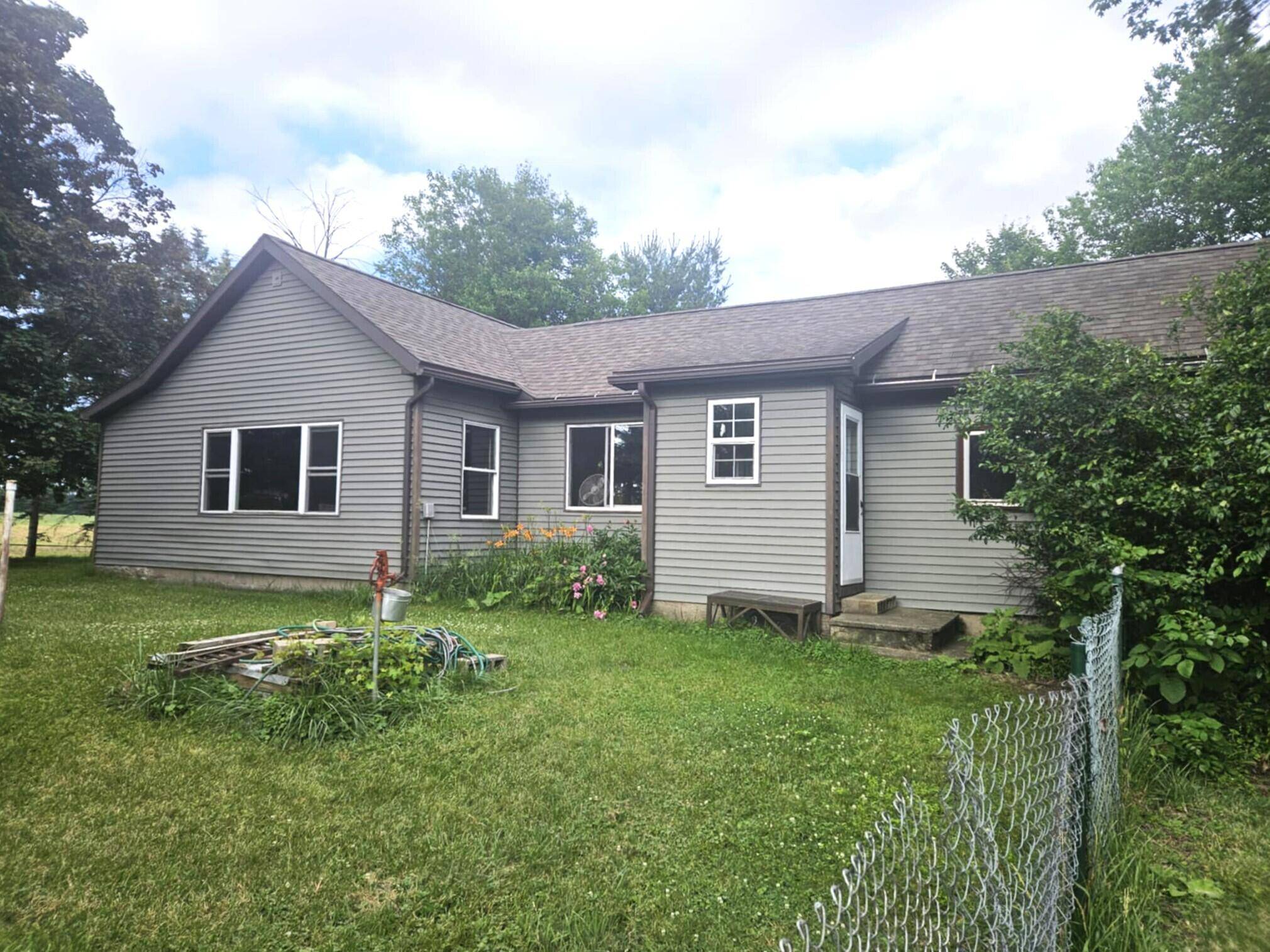7805 Wildt Highway, Bellevue, MI 49021