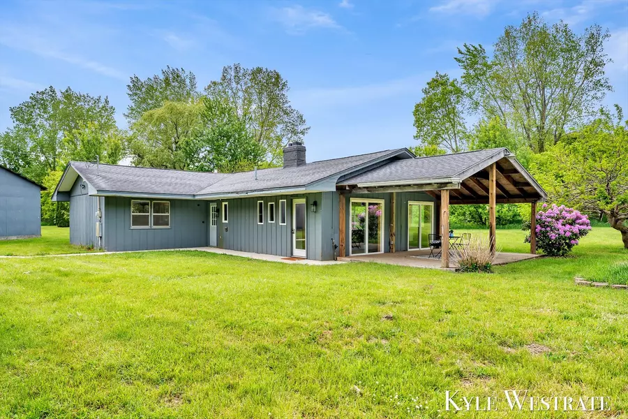 1499 64th Street, Fennville, MI 49408