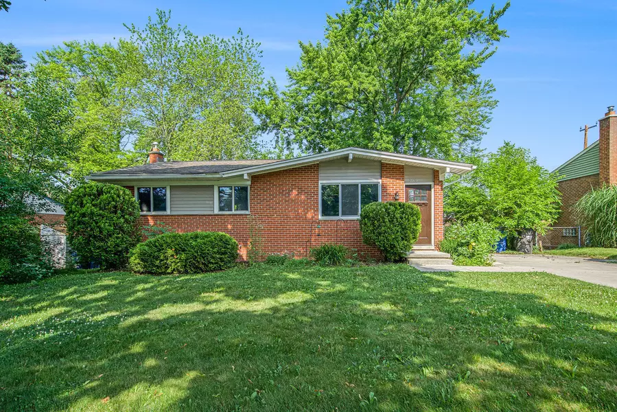 2375 Pontiac Trail, Ann Arbor, MI 48105