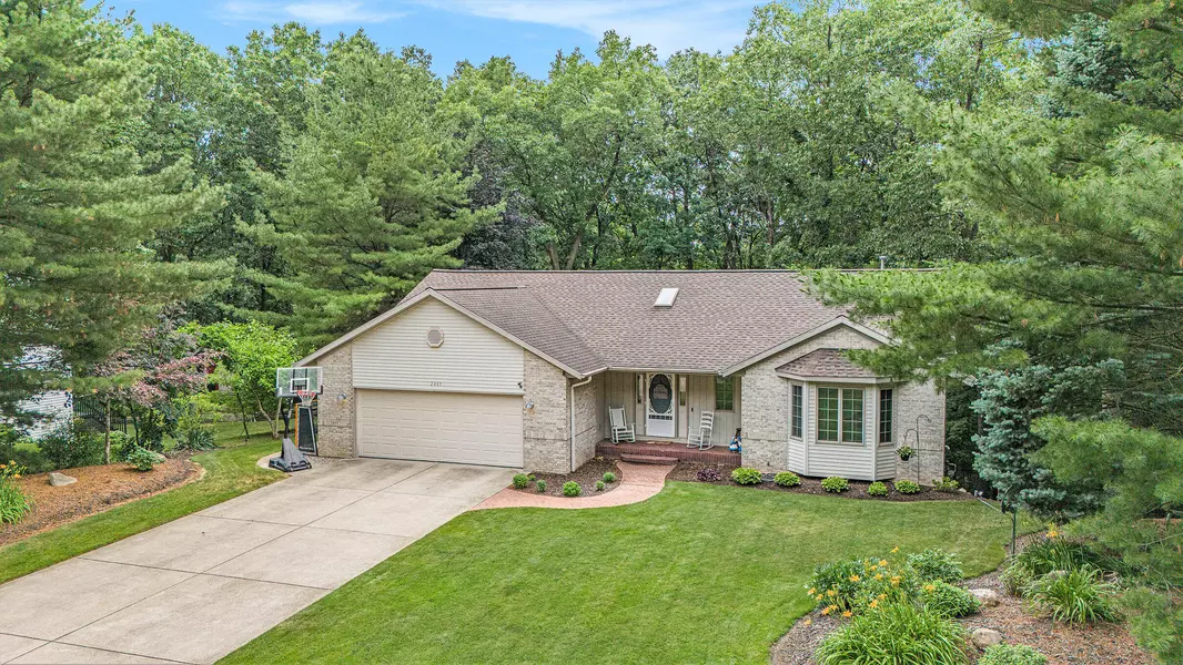 2449 Cedar Crest NE Lane, Grand Rapids, MI 49525