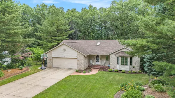 2449 Cedar Crest NE Lane, Grand Rapids, MI 49525