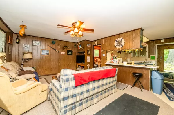 Grand Junction, MI 49056,10055 Co Rd 215
